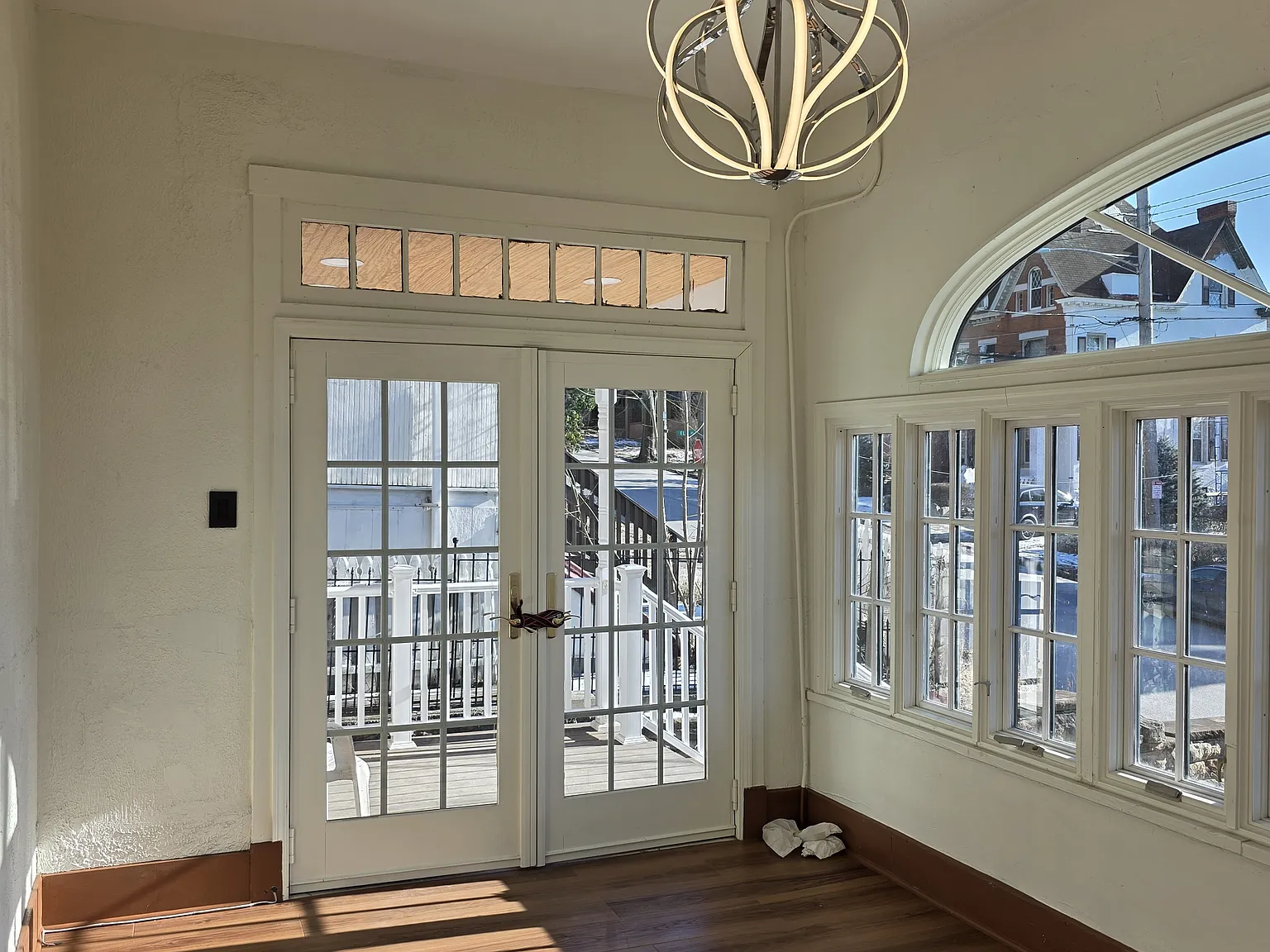 727 Hill Ave — Photo 2