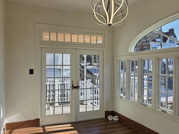 2nd image of 727 Hill Ave #1