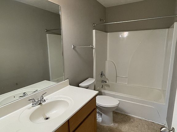5th image of 2920 Cliffside Dr