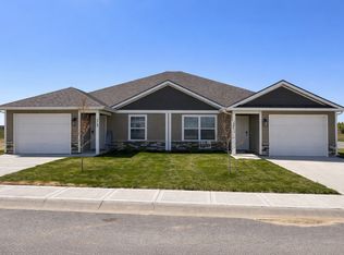 3725 NW 93rd St, Kansas City, MO 64154