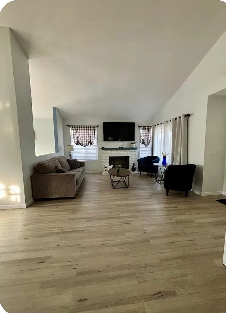 3 bed, 1329 sqft, $4,875 — Photo 4
