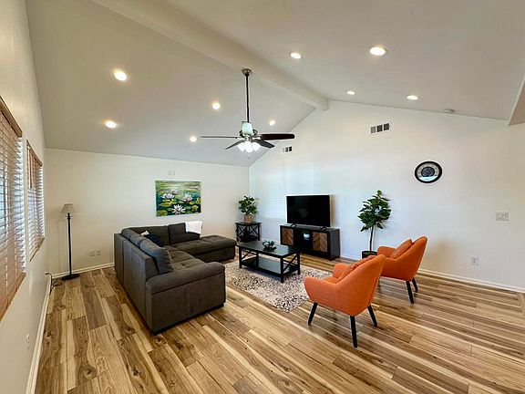 4th image of 6427 Valley View St