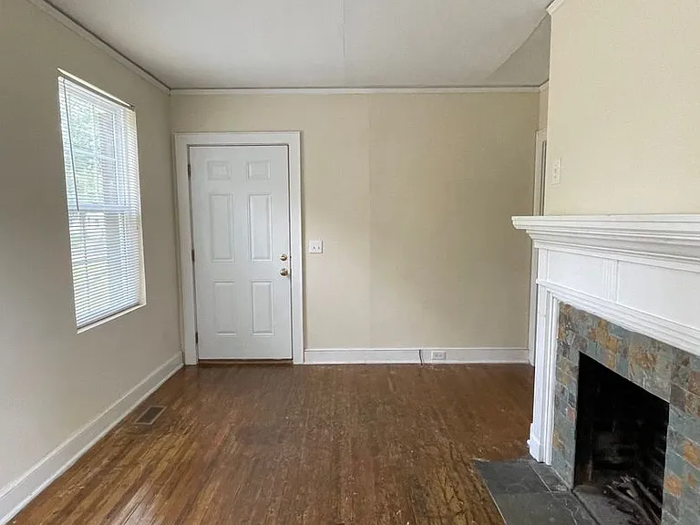 420 Virginia St — Photo 2