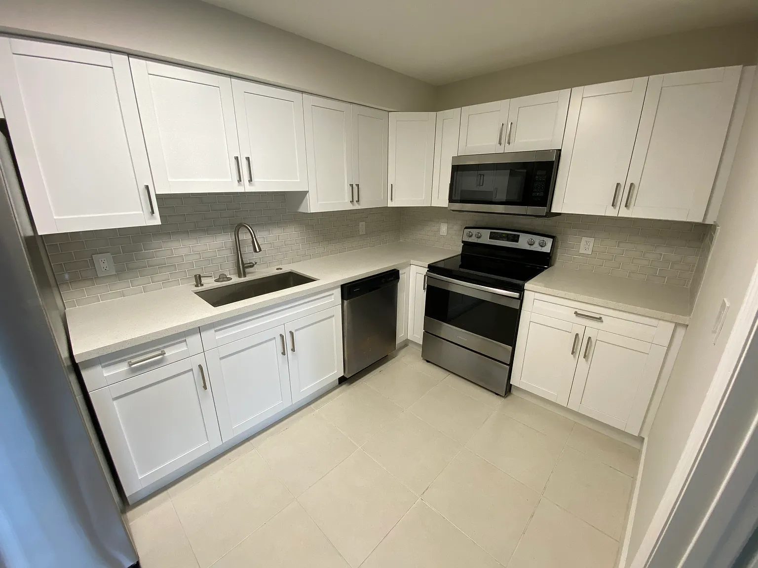 2 bed, 1200 sqft, $2,500 — Photo 3