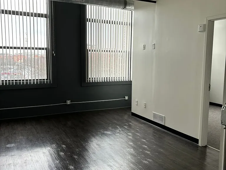 23 N Summit St — Photo 2