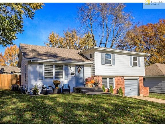 2nd image of 8914 W 93rd St