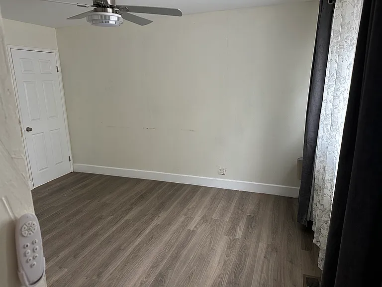 1939 Navy Pl — Photo 1