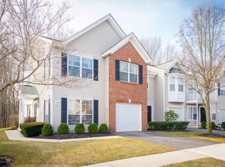 15 Sunningdale Cir, Manalapan, NJ 07726