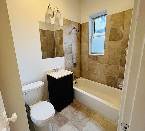 5th image of 38 Hemenway St APT 49