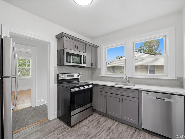 49 Sylvan Pl — Photo 4