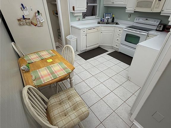 4th image of 7386 Pine Dr