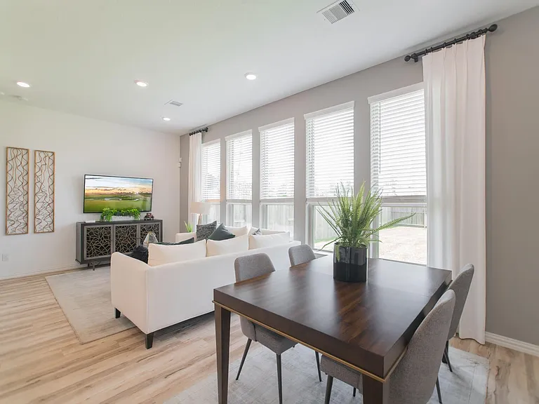 438 Lake Day Dr — Photo 16