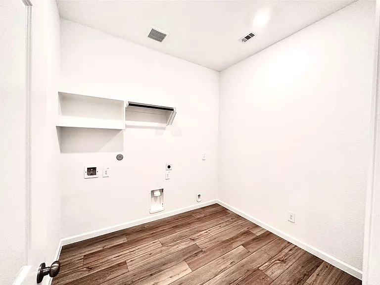 18330 Tiger Flowers Dr — Photo 9