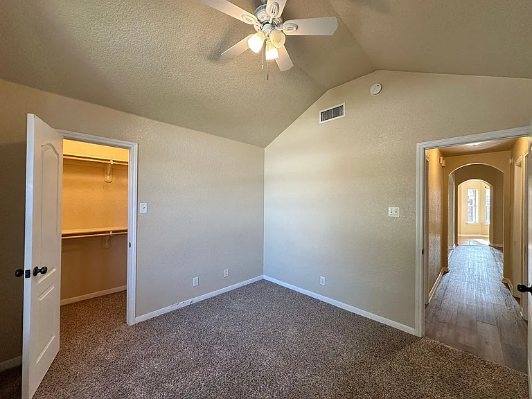 2601 Lavender Ln — Photo 32