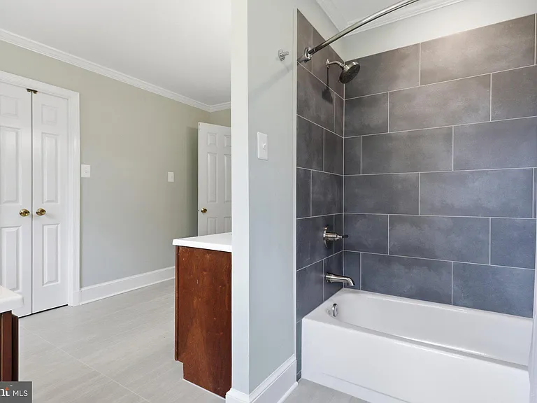 6817 Jeremiah Ct — Photo 25
