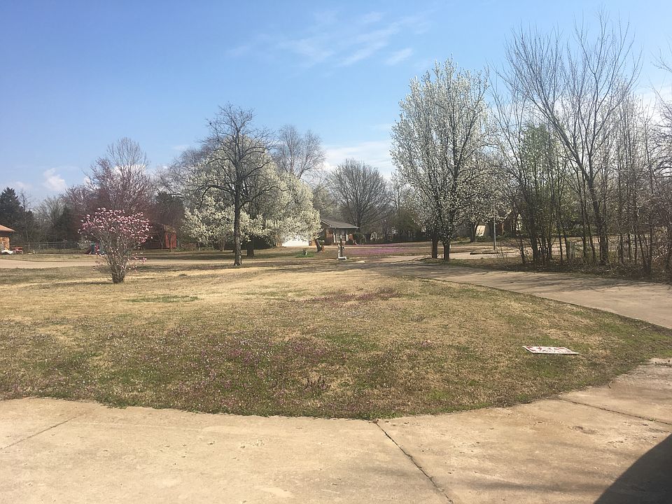 2nd image of 4 Gail Ln