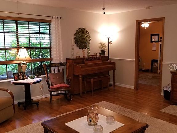 3rd image of 2428 Tamarind Dr