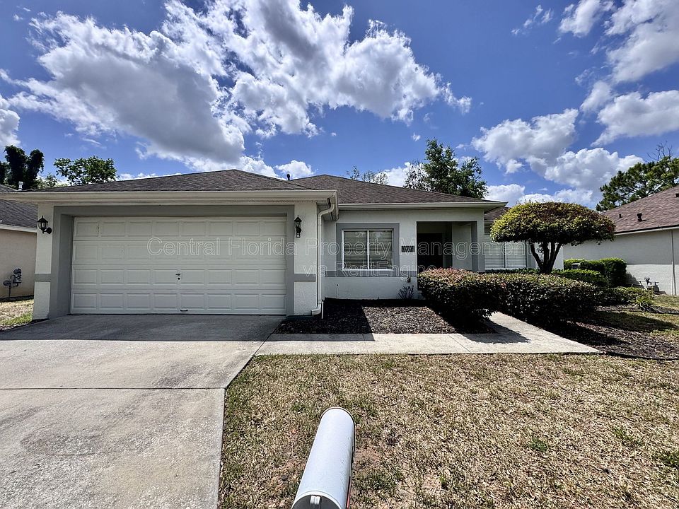 1st image of 205 Paradise Woods Pl