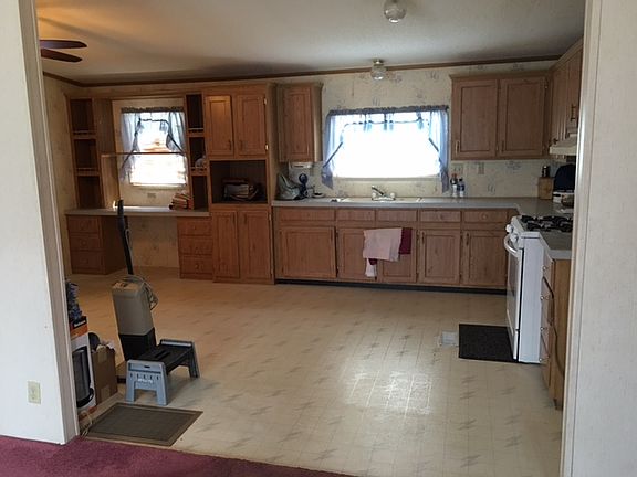 2nd image of 814 Bel Aire Ln