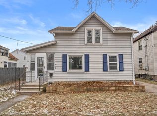 736 W 8th St, Appleton, WI 54914