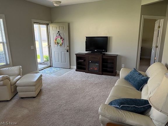 4th image of 3077 Whitewood St NW