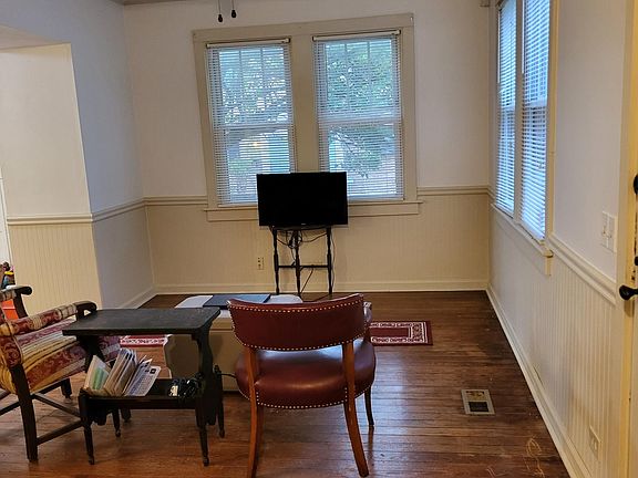 5th image of 1108 Hillside Ave