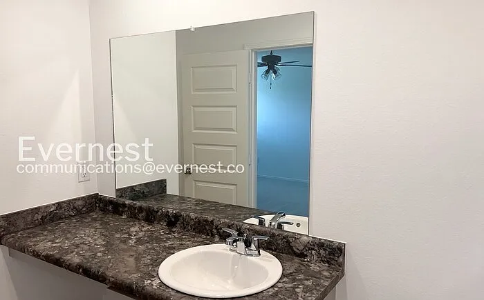 6648 Hollywood Ave — Photo 10