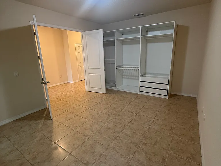 BOUNS Room can be used for office space