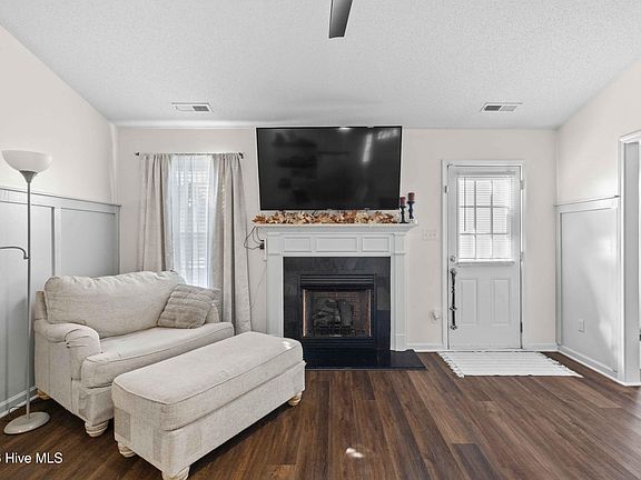 4th image of 307 Haywood Drive