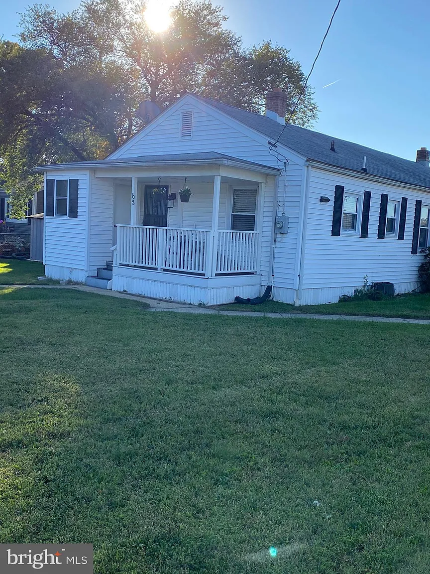 62 Circle Ave photo 1