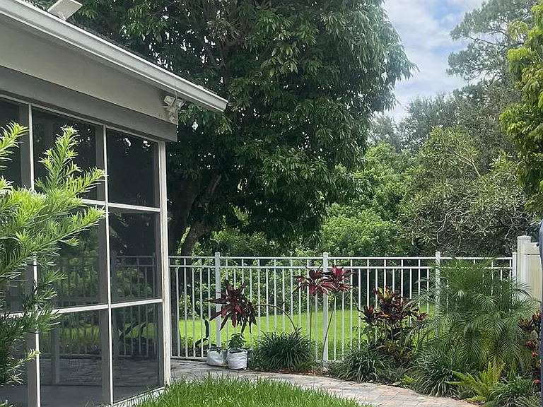 4251 Pine Hollow Cir — Photo 11