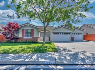 1129 Megan Ave, Clovis, CA 93611