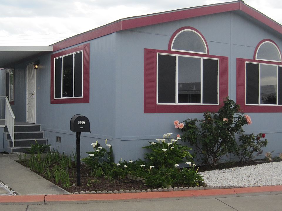 1st image of 207 Alicante Dr