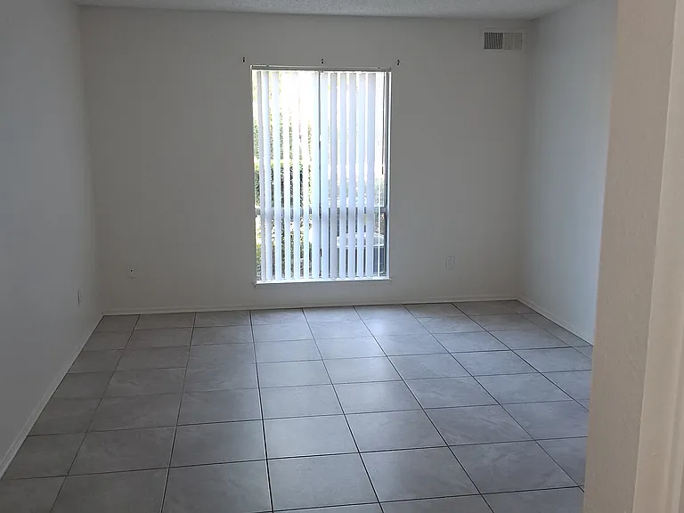 6351 Riverside Dr #71 — Photo 4