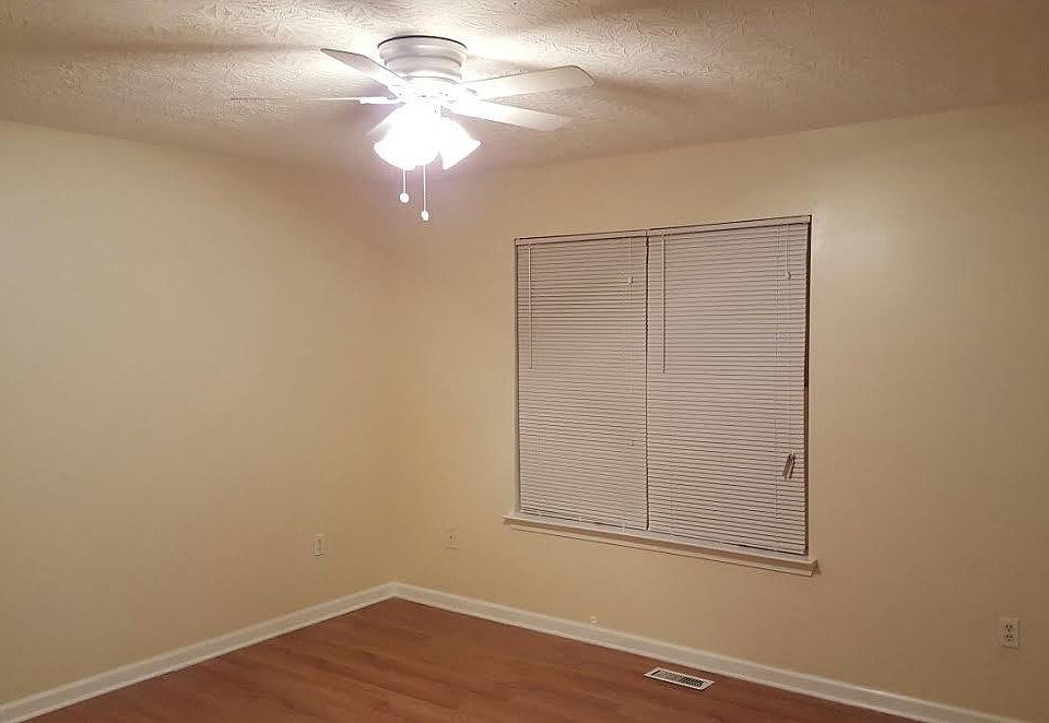 2nd image of 46 Point Place Dr