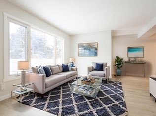 30 Amberly Ct NW, Edmonton, AB T5A2H9