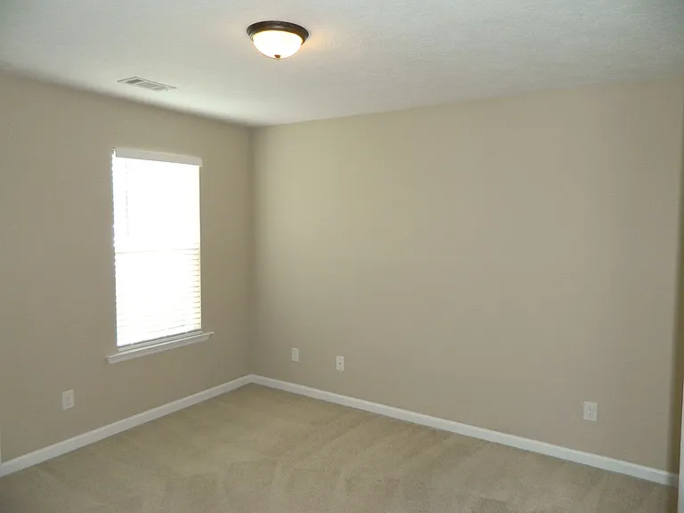 498 Sebastian Dr — Photo 28