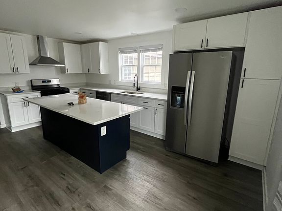 5th image of 152 S Union St