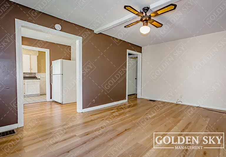 1115 W Bethel Ave — Photo 9