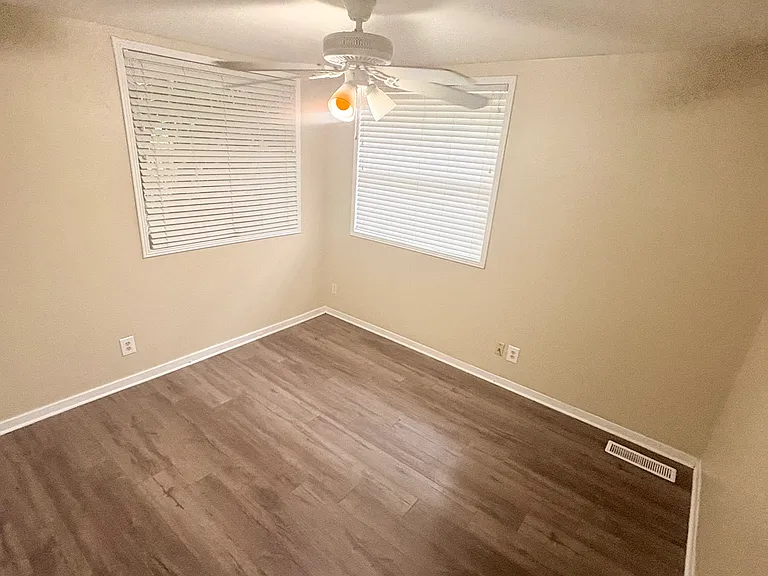 3022 Dartmouth Ave N — Photo 15