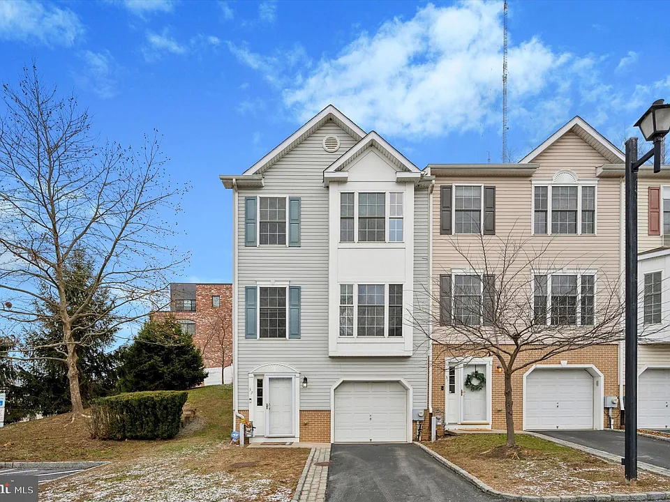 100 Parker Ave #32