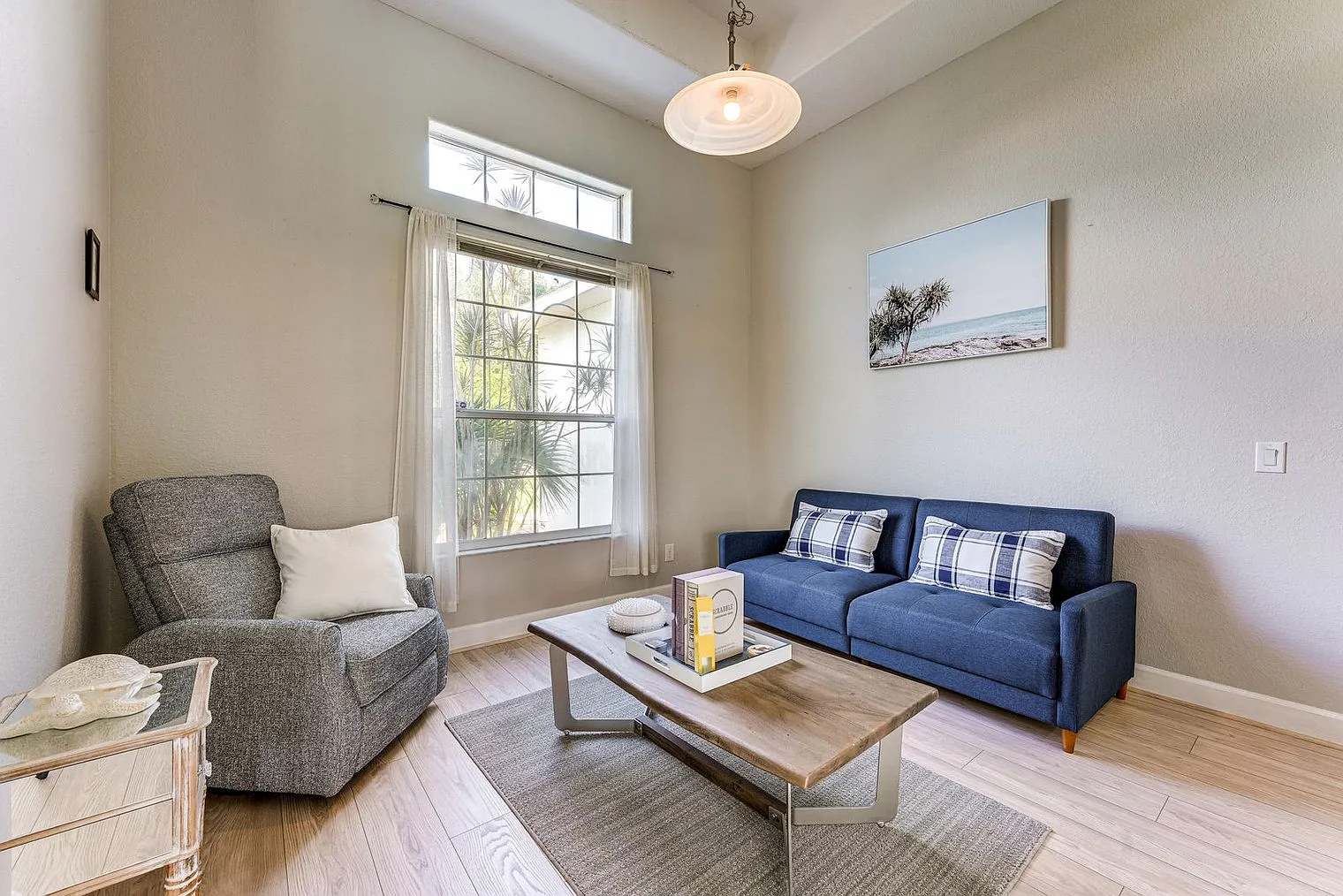 5 bed, 3.0 bath, 2701 sqft, $5,838 — Photo 4