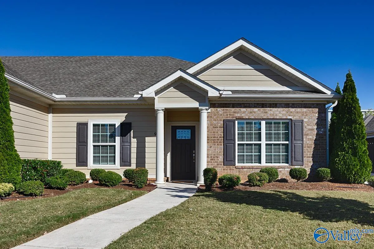 3 bed, 2.0 bath, 1786 sqft, $2,000 — Photo 2