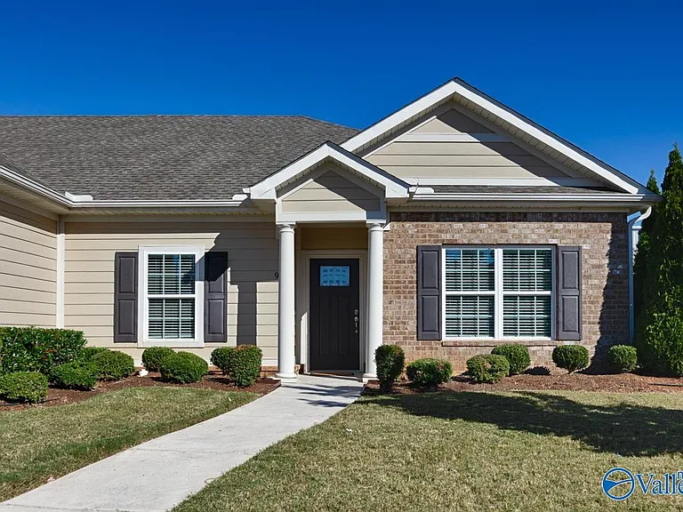 90 Moore Farm Cir NW #90 — Photo 2