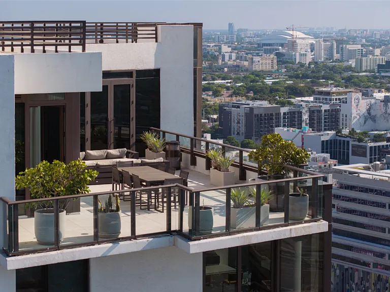 Gio Midtown — Photo 2