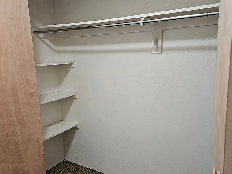 BR2215 — Photo 9
