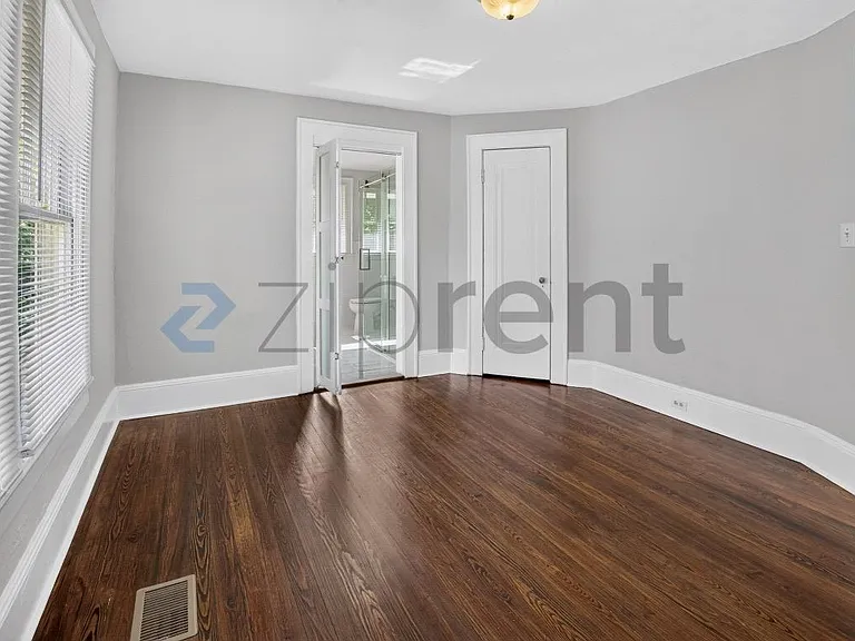 241 Stovall St SE — Photo 23