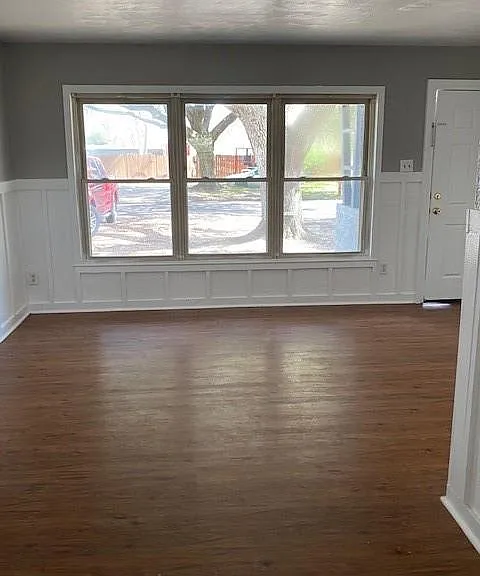 238 Sycamore Dr — Photo 3