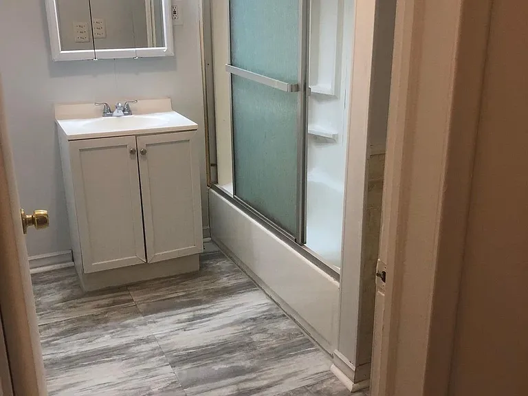 5027 Woodward St — Photo 8