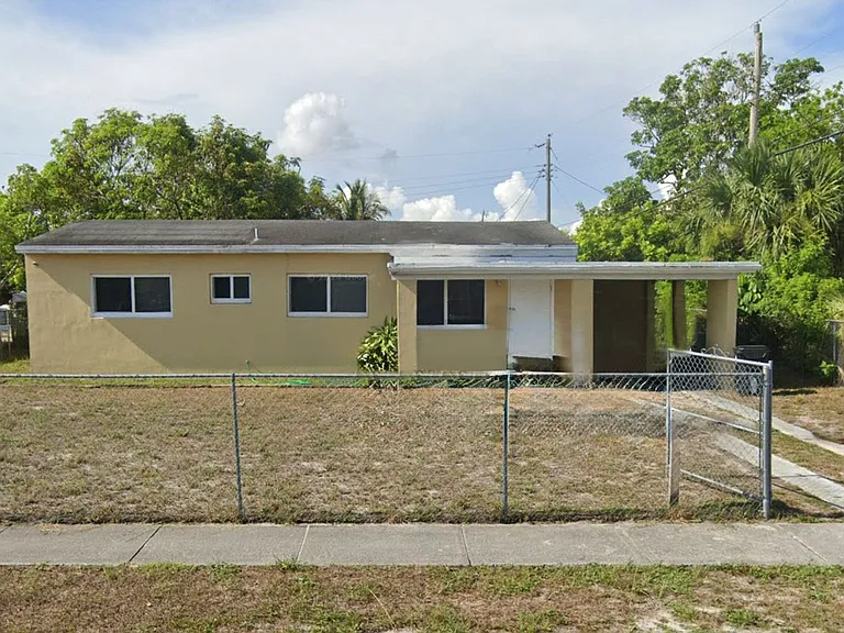 3460 Charleston Blvd — Photo 2